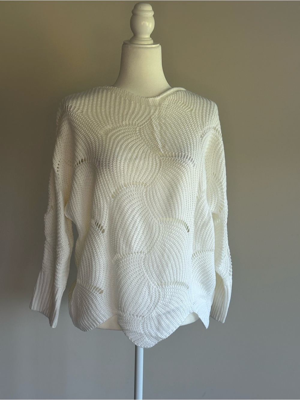 Source Unknown White Textured Wave Knit Sweater